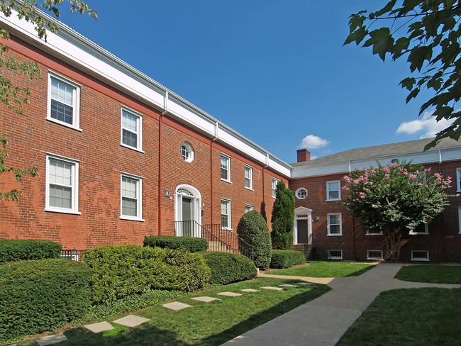 Building Photo - Presidential Greens