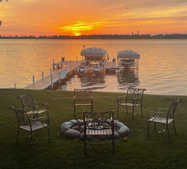 Foto del edificio - 1415 S Shore Dr