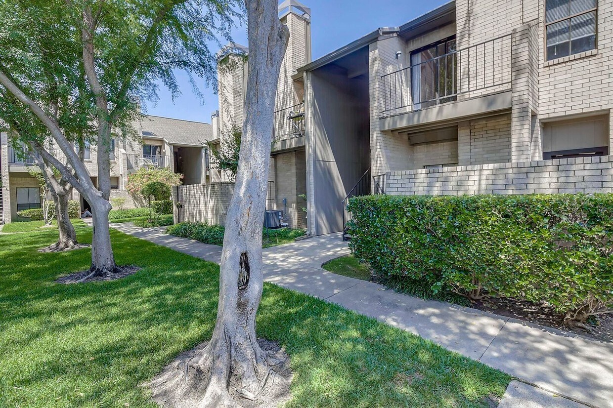 Foto principal - 10811 Richmond Ave
