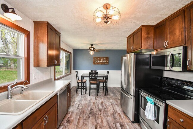 Foto del edificio - 217 N Needles Dr