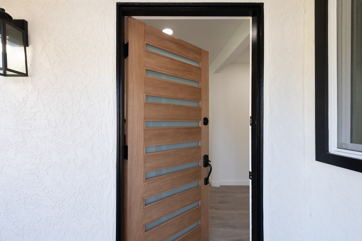 FRONT DOOR - 1011 N Florence St