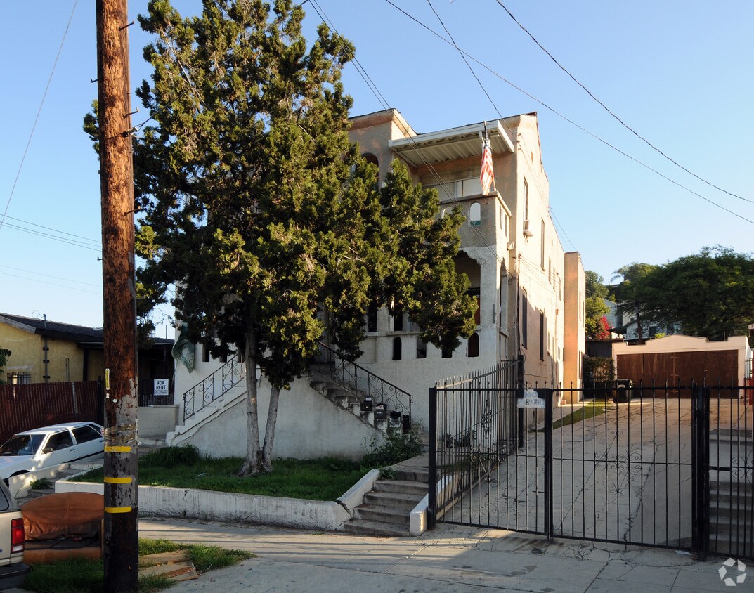 Primary Photo - 1044 N Townsend Ave