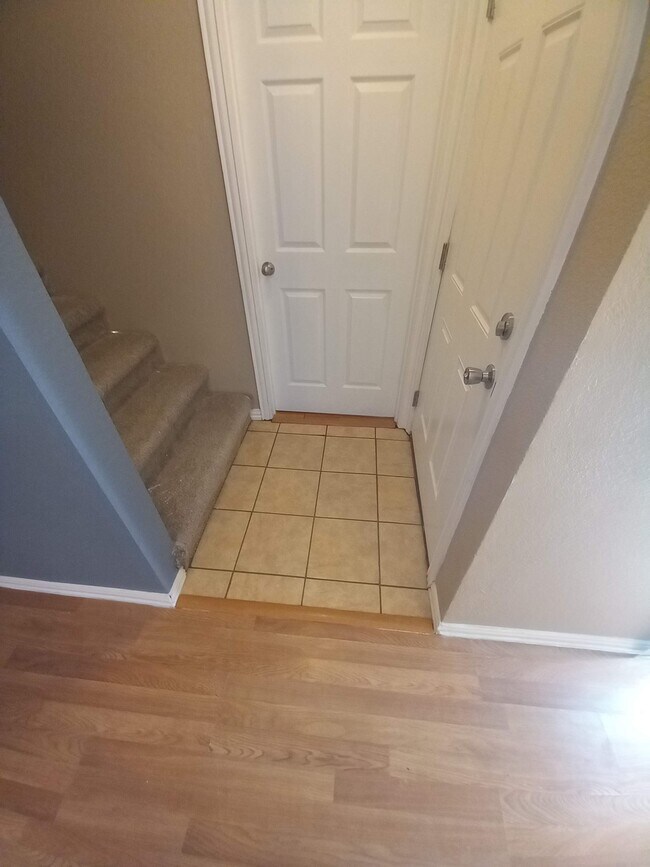 Foto del edificio - 4619 Country Creek Dr