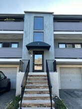 Building Photo - 3 Domessina Ln