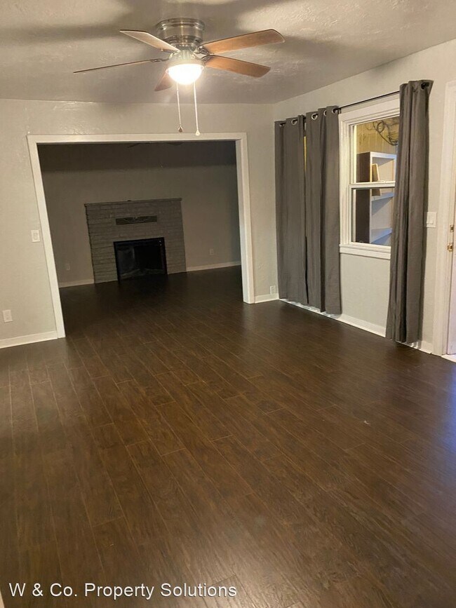 Foto del edificio - 4 br, 2 bath House - 2756 Oak St