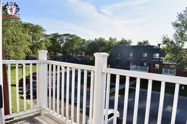 Building Photo - 1 br, 1 bath  - 918 Ridge Sq Apt 216