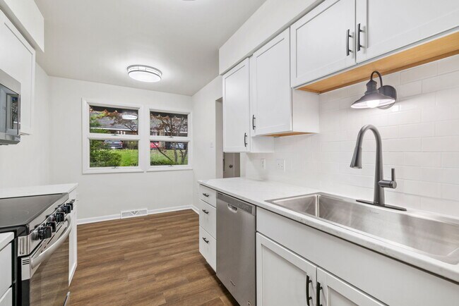 Foto del edificio - 216 Oakview Dr