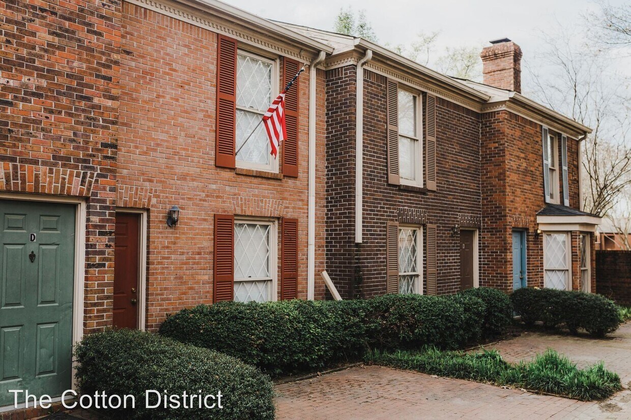 Building Photo - 604 University Dr