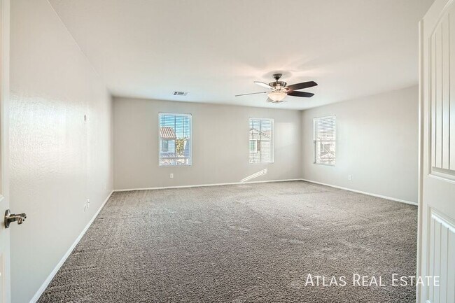 Building Photo - 1181 E Taylor Trail