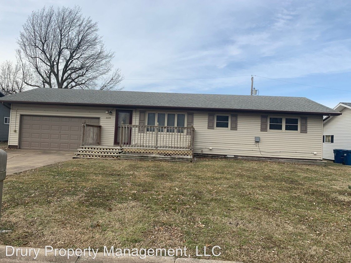 Primary Photo - 3 br, 2 bath House - 2229 N. Drury Ave