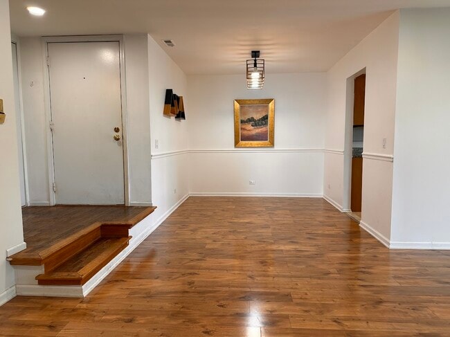 Building Photo - 263 Southwick Ct