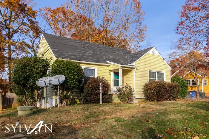 Primary Photo - Cute, cozy and comfortable