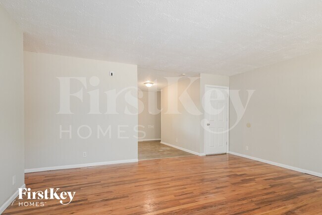 Foto del edificio - 2288 Kingsford Dr