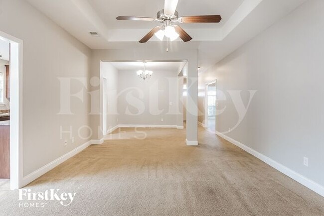 Foto del edificio - 221 Hillcrest Dr