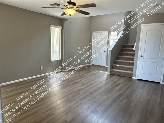 Foto del edificio - 1028 E Dragon Fly Rd