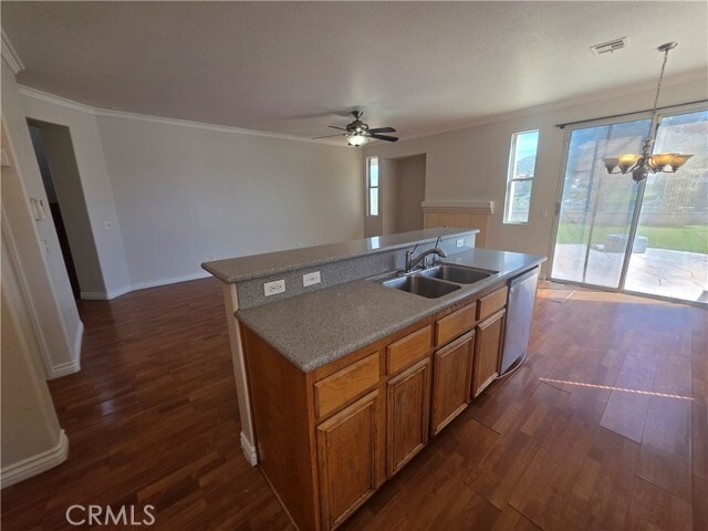 Foto del edificio - 16080 Edgewater Ln