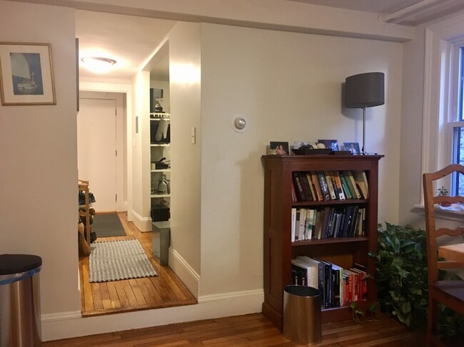 Building Photo - 105 Beacon St