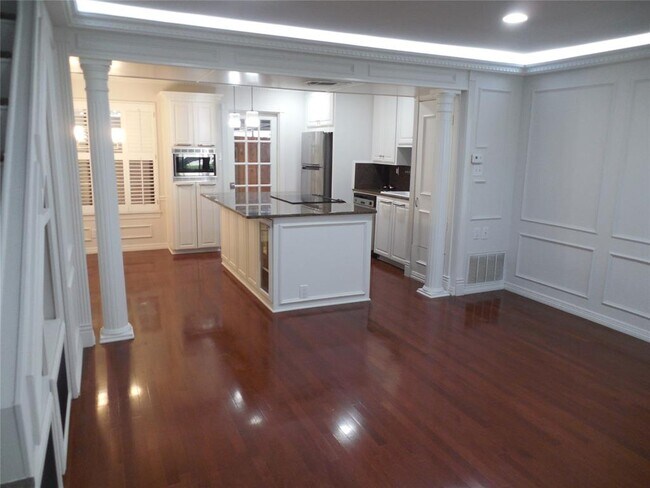 Foto del edificio - 3501 Greystone Dr