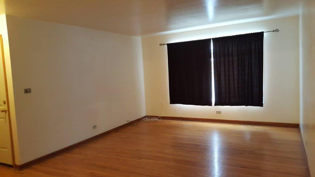 Living Room - 739 N Linden Ave