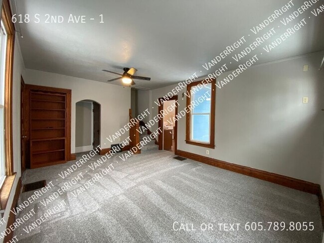Building Photo - 618 S 2nd Ave