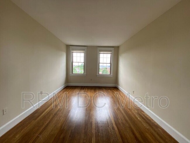 Foto del edificio - 815 Maryland Ave NE