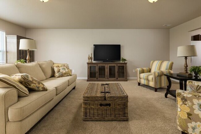 Building Photo - 1203 Pinewood Dr
