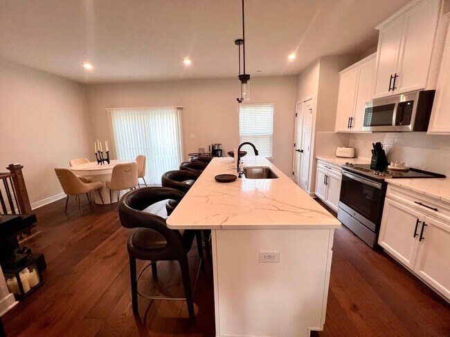 Foto del edificio - Canonsburg - 3 Bedroom 2.5 Bathroom Townhome For Rent