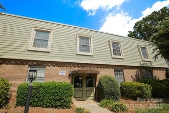 Building Photo - 2606 Park Rd