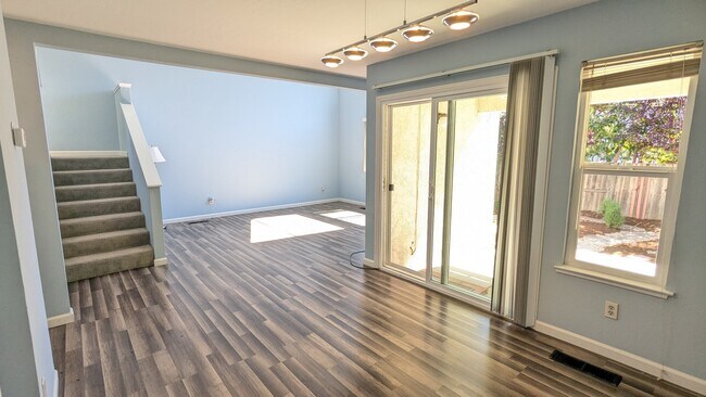 Building Photo - 3506 McCoppin Park Ct