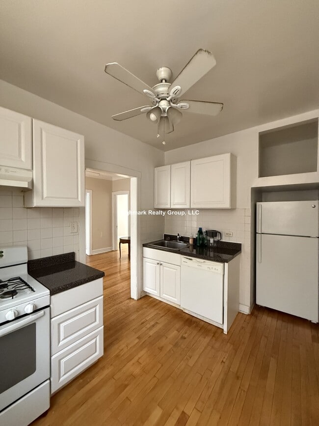 Building Photo - 4047 N Mozart St