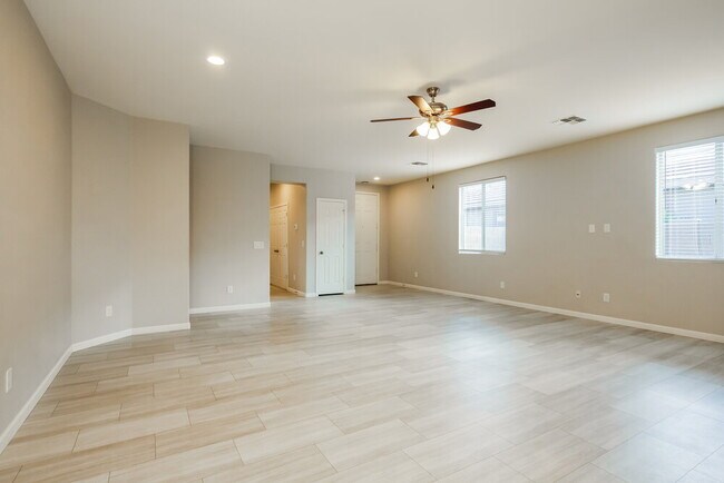 Building Photo - 5439 W Fetlock Trail