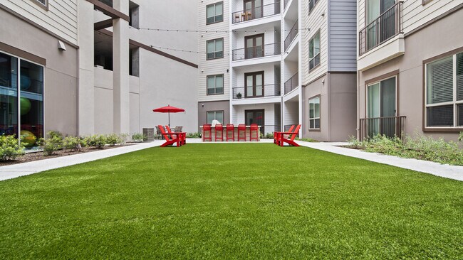 Amplio patio exterior - The Summit Lofts