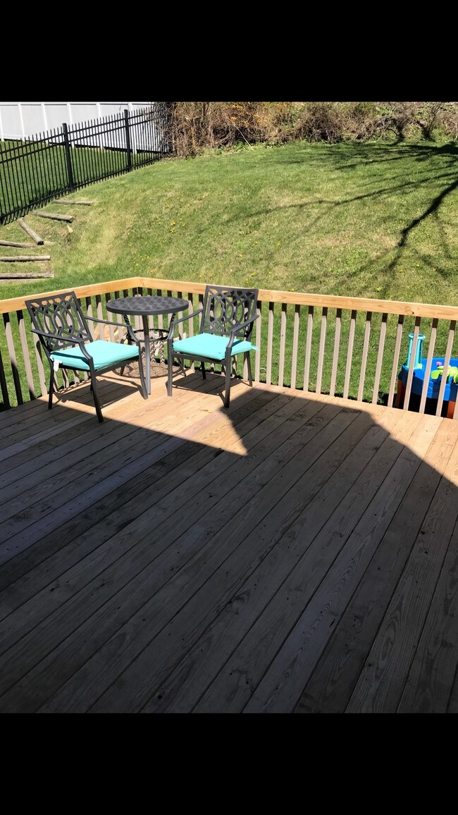 Building Photo - 805 Killarney Dr