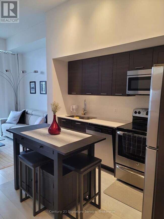 Photo du bâtiment - 4503 Lake Shore Blvd W