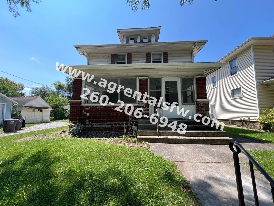 Primary Photo - 3 Bedroom House