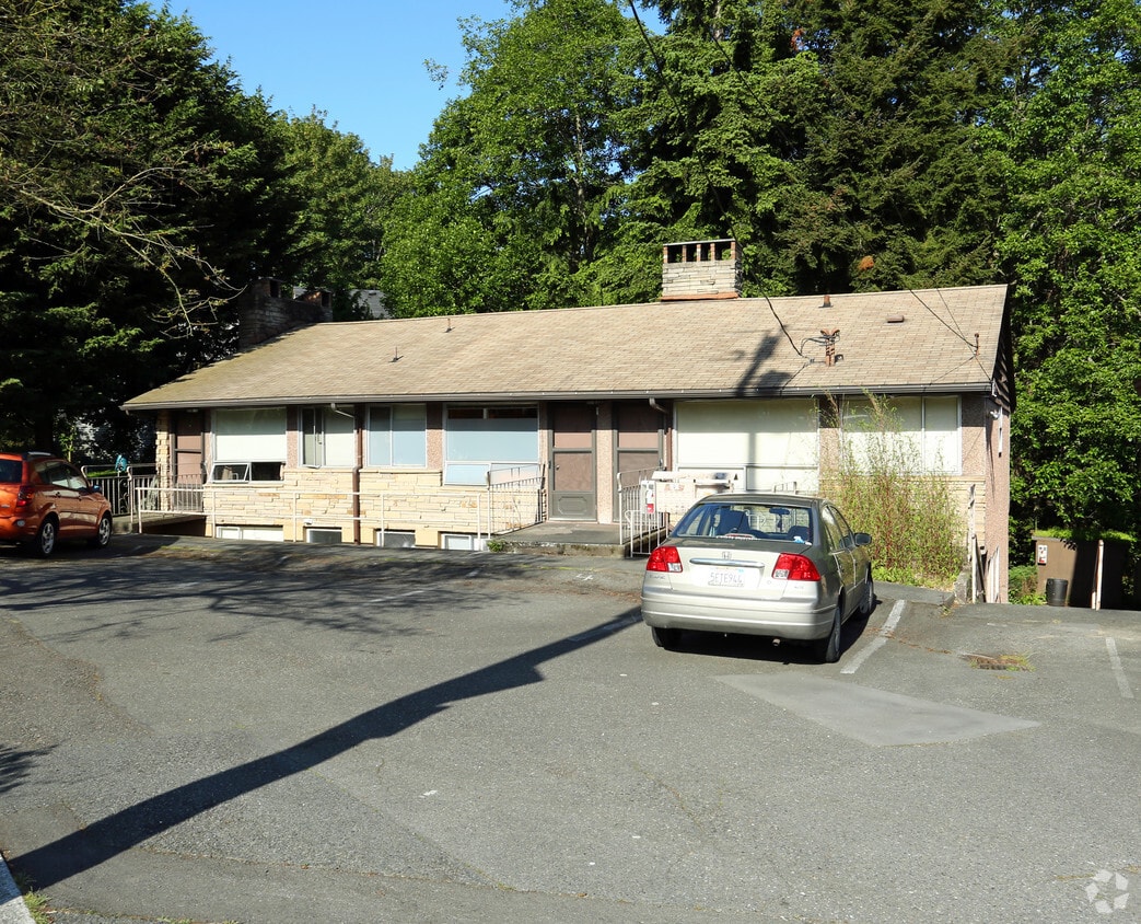Primary Photo - 3400 W Government Way