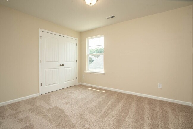 Building Photo - Available on July 10! Modern Home with Spacious Layout Near Downtown Kernersville