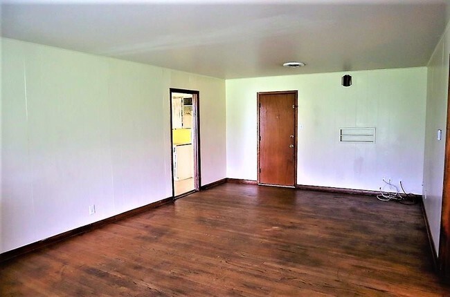 Building Photo - 207 E Harpole Rd