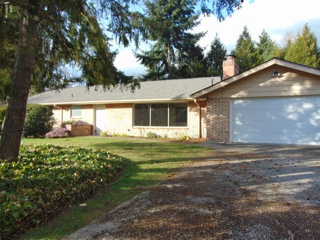 Photo - 3 Bedroom/1.75 Bath Bellevue Remodeled Ram... House