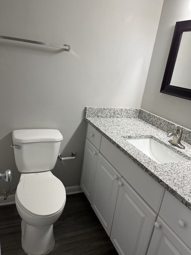 Studio- Lotus Lux w/Washer & Dryer - Country View Garden Homes