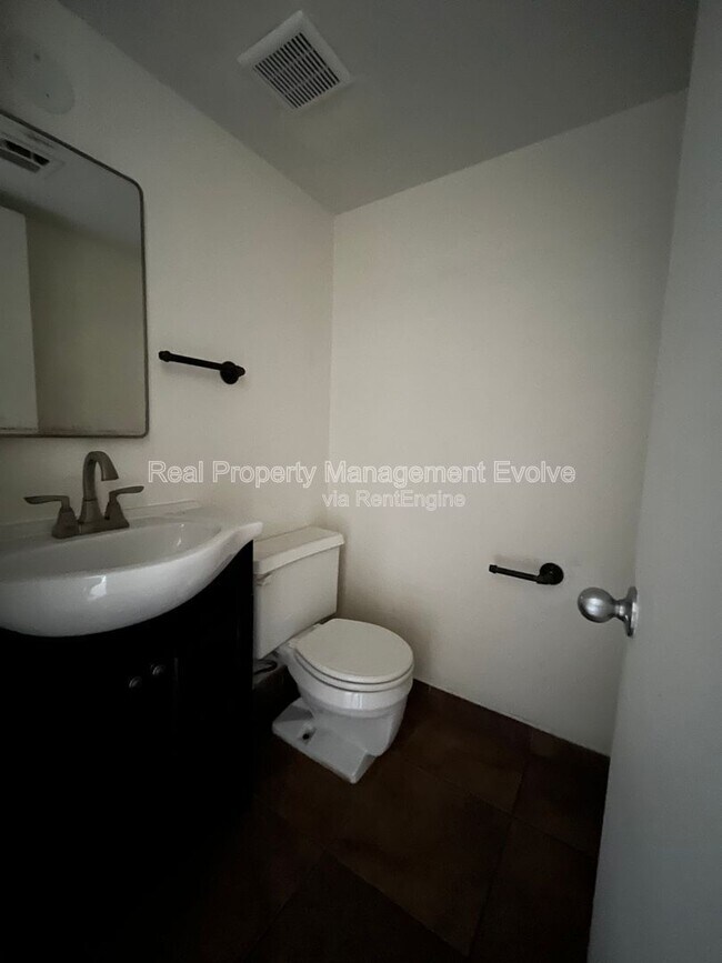Foto del edificio - 6565 N 19th Ave