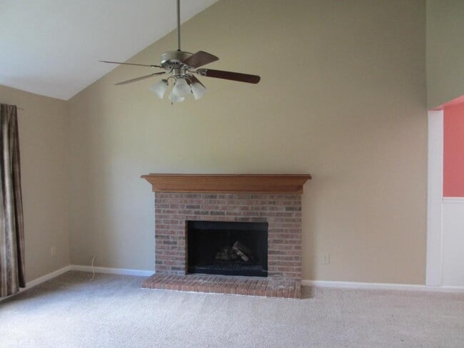 Building Photo - 175 Douglas Fir Ct
