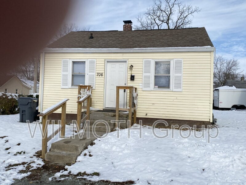 Foto principal - 706 W 23rd St