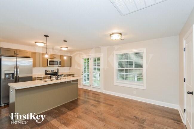 Building Photo - 450 Galvin Dr