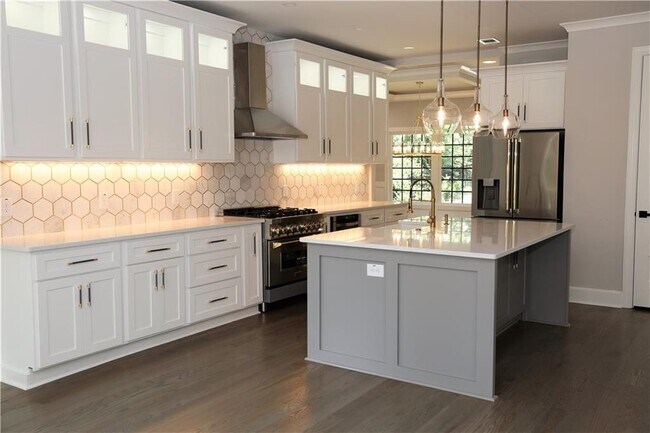 Building Photo - 957 Briarcliff Terrace NE