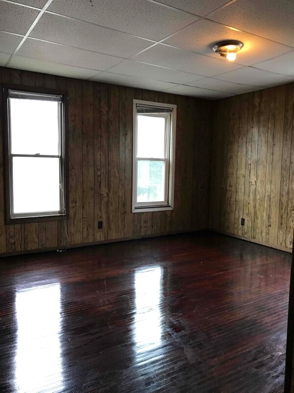801 Hickory St Unit 1/2, Martins Ferry, OH 43935 Room for Rent in