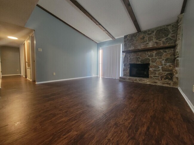 Foto del edificio - 3 Bed 2 Bath