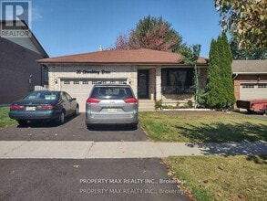 Building Photo - 30 Glenabbey Dr