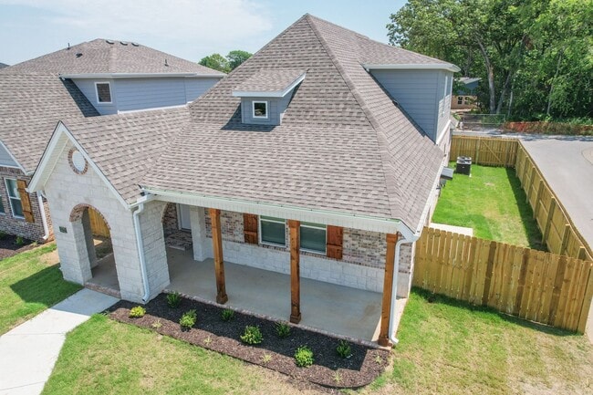 Photo - 4 bedroom 3.5 bath home!