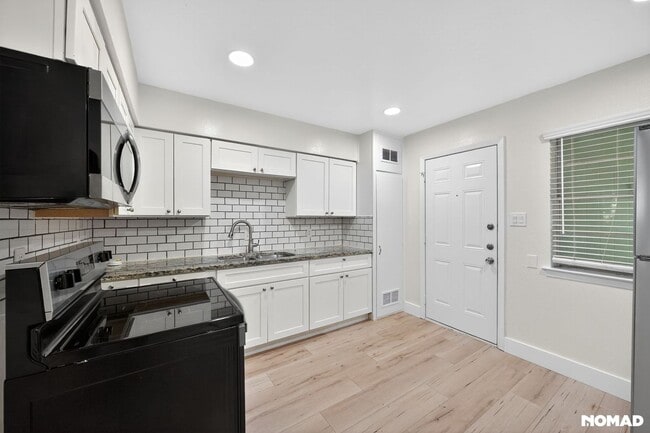 Building Photo - 2510 Normont Cir